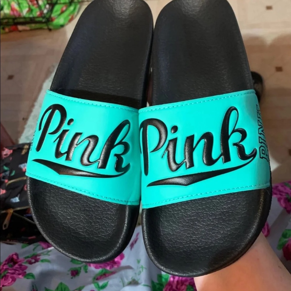 VS PINK SANDALS/SLIDES SIZE M